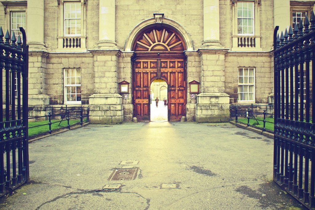 Trinity College Dublin (TCD)