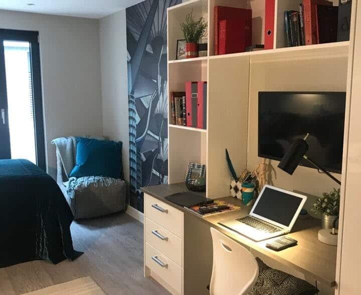 27 King's Stables Road