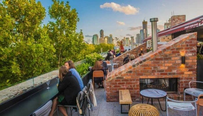 Johny’s Green Room Bar